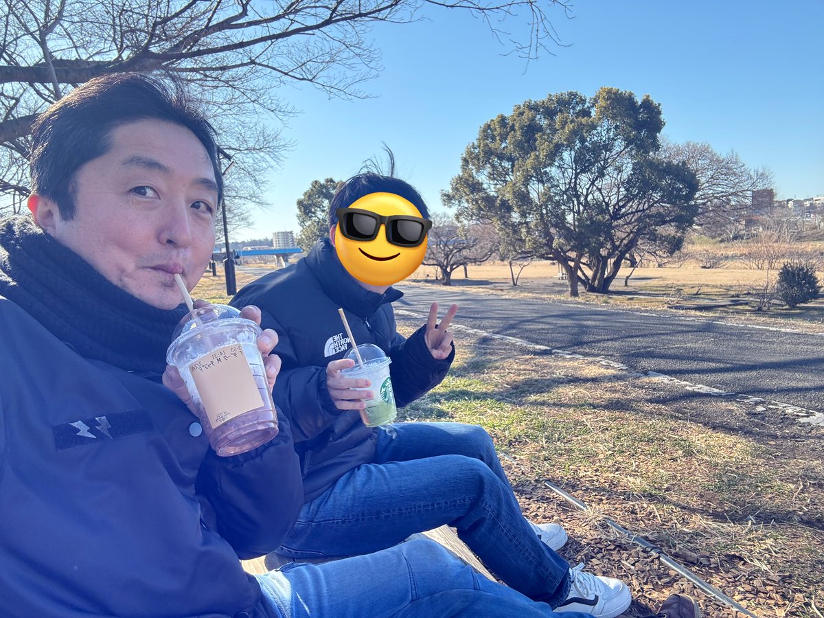 fxdc_hd's tweet photo. 長男と10年ぶりにタンデム😁近所のスタバまでショートツーリング🏍️車の免許をもうすぐ取るので、二輪にも興味持ってくれるといいな😊 https://t.co/EZ1FwPSpTC