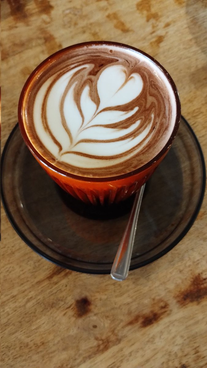 Last week I got the ball rolling for another Creative Pilgrimage. No pilgrim meet up is complete without a coffee and so we met up at EspressBros in Low Key Tap Room, Ashford. Fabulous hot chocolate.