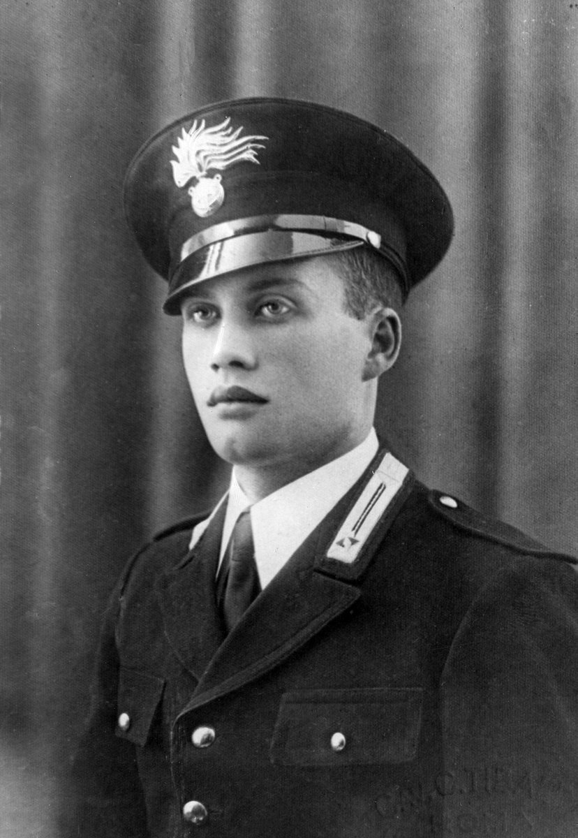 Un decreto del <a href="/Pontifex_it/">Papa Leone XIV</a> eleva il V. Brig. Salvo D’Acquisto al titolo di “Venerabile”.
Il Com. Gen. dell'Arma Salvatore Luongo esprime gratitudine a Sua Santità per aver dato risalto all’eredità morale lasciata da Salvo D'Acquisto, riferimento per tutti i #Carabinieri