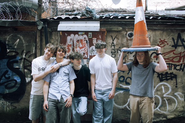 Traveller's Tunes (@travellerstunes) on Twitter photo Next in our New Band Spotlight feature are Manchester's <a href="/mondaysproblem_/">Mondays Problem</a>.
Their guitars are devil-sent! 2 songs deep and they're building a raucous catalogue to be reckoned with.
Read more here: travellerstunes.com/newbandspotlig…
FFO <a href="/libertines/">Libertines</a> <a href="/2220sOfficial/">22-20s</a> <a href="/THEFEENS09/">THE FEENS</a> Next in our New Band Spotlight feature are Manchester's <a href="/mondaysproblem_/">Mondays Problem</a>.
Their guitars are devil-sent! 2 songs deep and they're building a raucous catalogue to be reckoned with.
Read more here: travellerstunes.com/newbandspotlig…
FFO <a href="/libertines/">Libertines</a> <a href="/2220sOfficial/">22-20s</a> <a href="/THEFEENS09/">THE FEENS</a>
