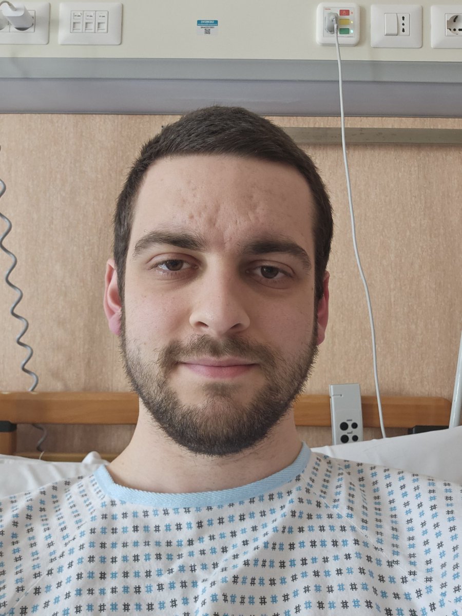 spazzaneve17's tweet image. at the hospital again for The #Procedure