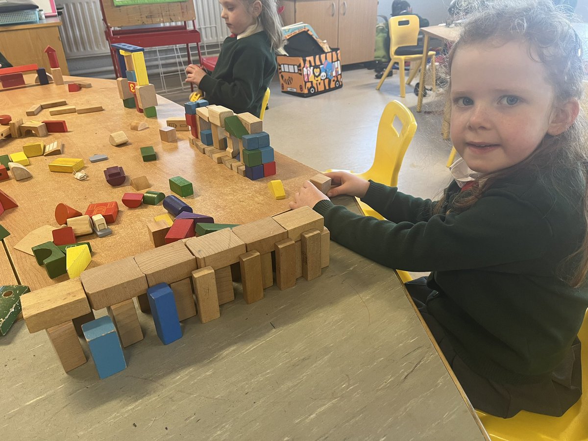rangeibhlin1's tweet photo. Bhí Naíonáin Bheaga ag tógáil droichid (building bridges) Inniu! Rinne siad sár-jab!👏👏@GaelscoilAU https://t.co/jDwGi2SsqK