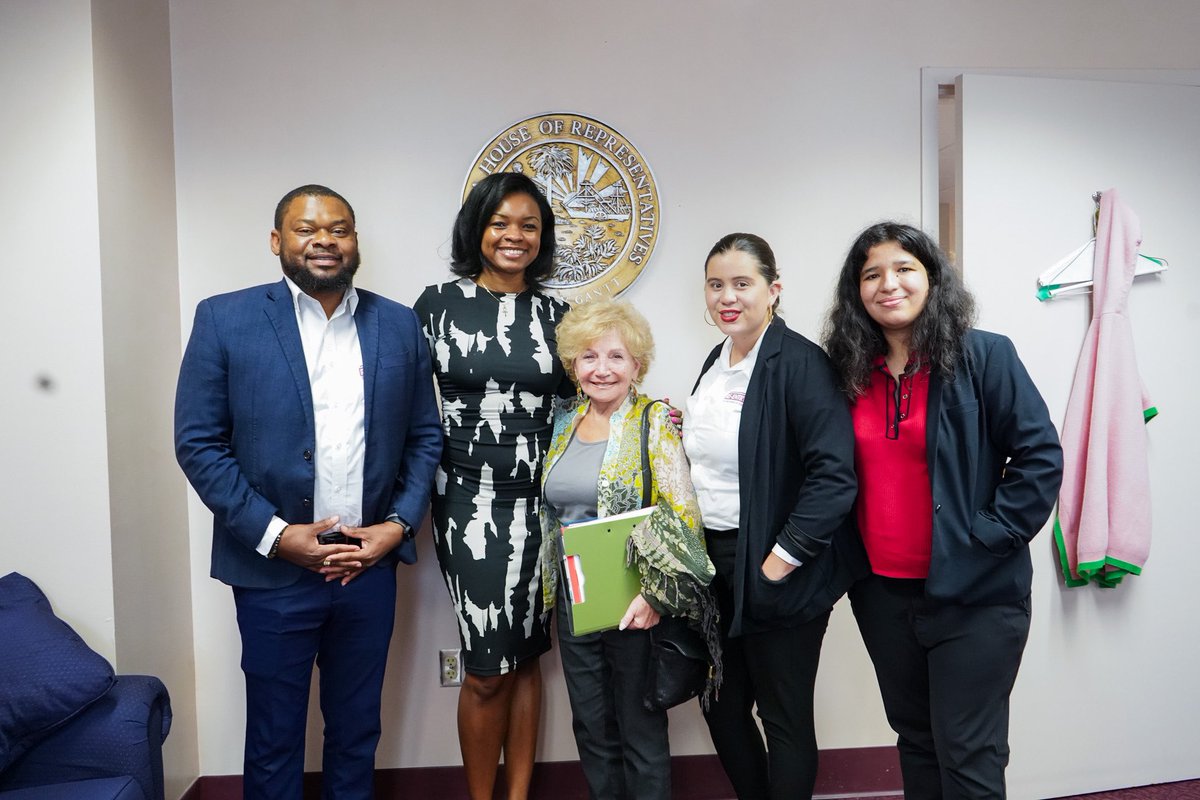 Power Moves for the Community! 
RE Entry One Inc. &amp; @tinkerbellskids_svc sat down with @ganttforflorida to strategize on real solutions for REAL change in #District109! From reentry support to community empowerment, we’re making sure returning citizens have a seat at the table!