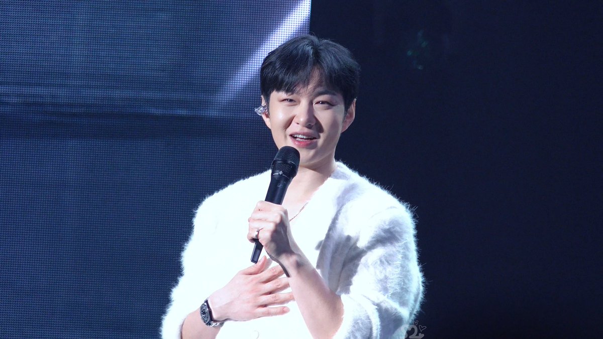 fan_YLS2's tweet photo. #예지앞사_이창섭_생일축하해

언제나 무대 위 가장 빛나는 사람
팬들에게 한없이 사랑을 주는 다정한 사람
늘 동기부여가 되는 사람
매 순간 최선을 다하는 사람
단단한 마음으로 함께 앞으로 나아가는 사람

창섭이의 생일을 진심으로 축하해🎉💚 https://t.co/0aW2caJy1J