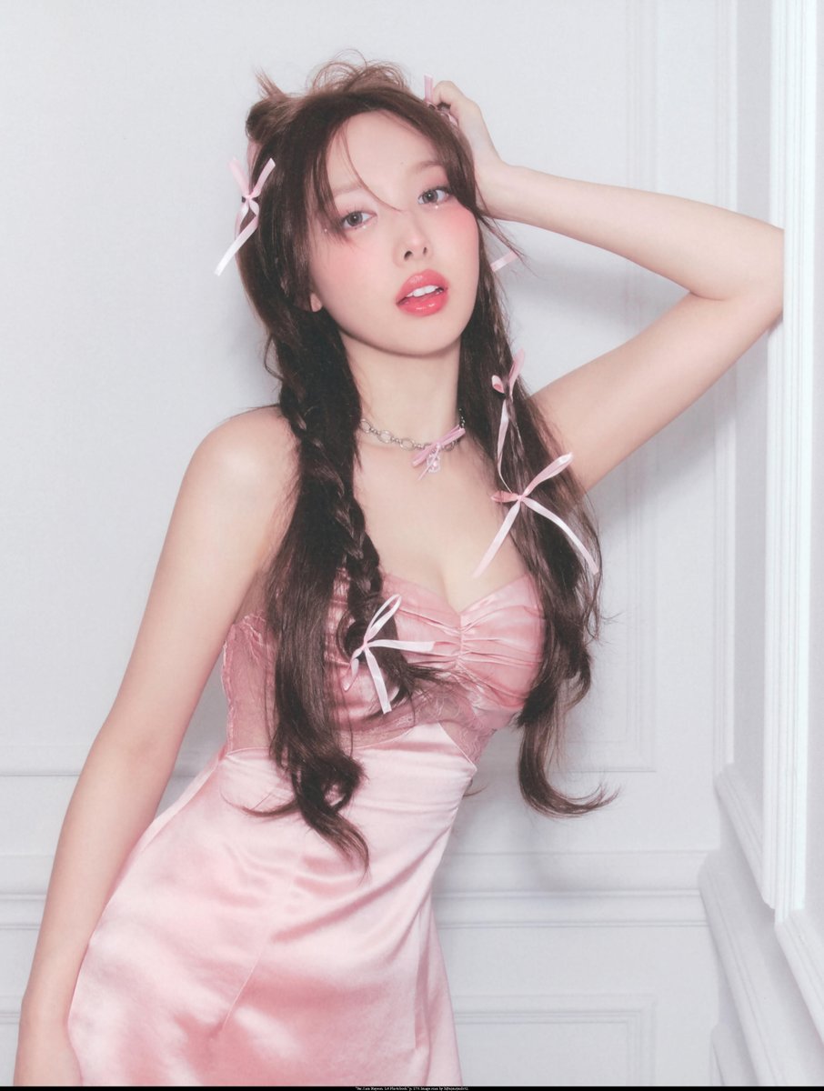 SCAN] Yes, I am Nayeon (1st Photobook) page 180, 182, 183 #나연