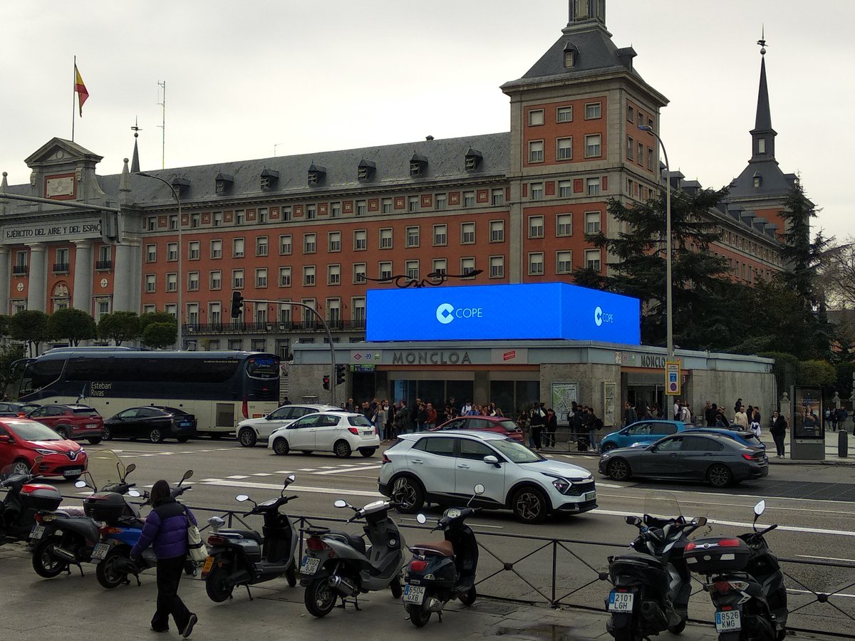 Carlos Herrera cada día en <a href="/COPE/">COPE</a> , está dando mucho de que hablar. No te quedes fuera de la conversación.
#publicidad #radio #digital #SkyledMoncloa #digital #pantalla #dooh