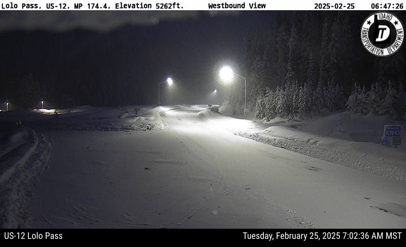 NWSMissoula's tweet photo. 7:15PM: If you have plans to travel over area mountain passes this morning, expect slow and slick conditions. Snow will continue throughout the day. #LookoutPass #LoloPass #HomestakePass #MTwx #IDwx https://t.co/s58r6scsAp