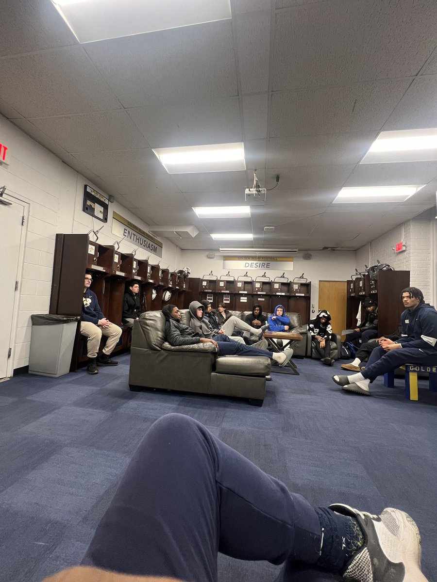 Great morning with Team Discipline talking about sweeping the shed and improving our mindset <a href="/CSPBearsFB/">CSP Golden Bears Football</a>