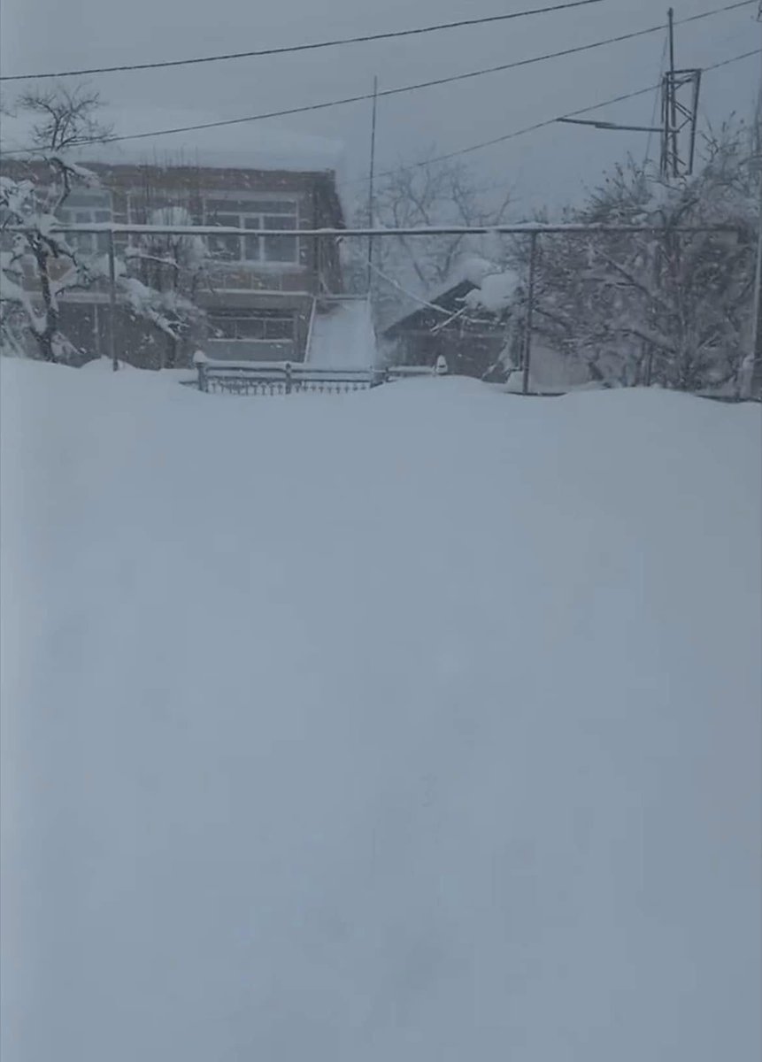 OCMediaorg's tweet photo. In Georgia’s western regions, heavy snowfall on Monday has led to a public emergency, with numerous villages cut off, building collapses, and reports of at least three weather-related deaths

Read more: https://t.co/W741UmVgwF https://t.co/8g3cmjUzLN
