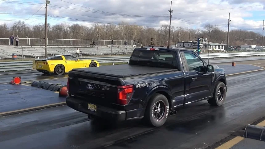 CorvettePassion's tweet photo. Slick Ford F-150 Drags Feisty Chevy Corvette, It's Extremely Close But Mistakes Were Made https://t.co/Acj5znJ9sh https://t.co/b3ejqsa0d7