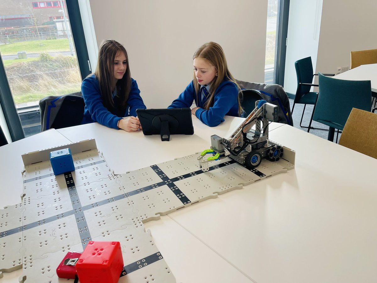 FH_Computing's tweet image. “Fantastic trip to the Robotorium in Edinburgh! A great hands-on experience with robots and AI tools—our pupils loved it! #STEM #AI #ComputingScience” @FernhillSchool