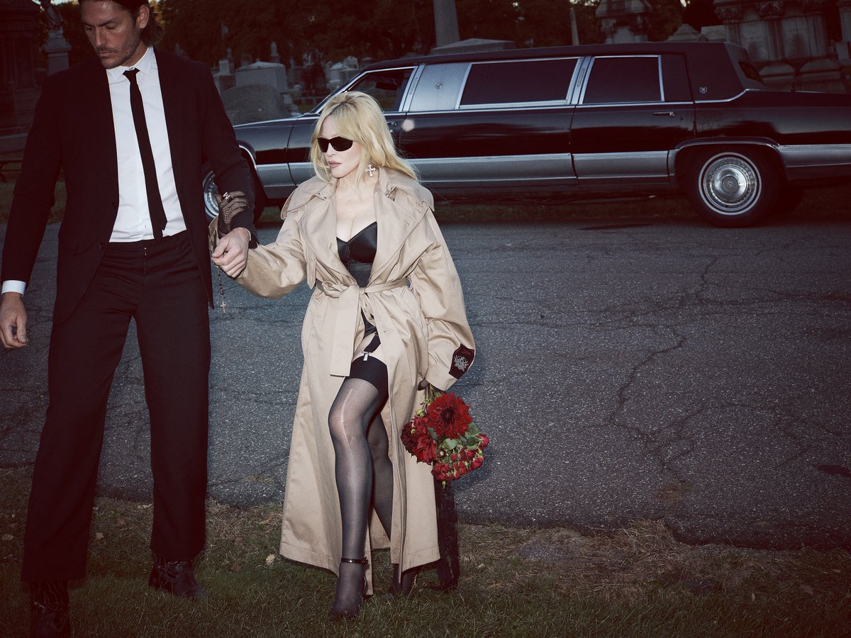 She doesn’t leave fingerprints—only trouble.  It's #Madonna for #CRFashionBook Issue 26.

Pre-order now at the link in bio.