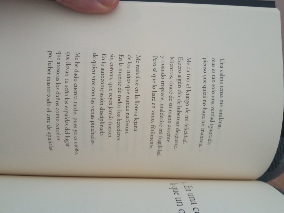saaron31's tweet photo. No lo había puesto por aquí pero si a alguien que me siga le gusta la poesía que siga a alacran1997mgr  en insta que acaba de publicar hace nada un librillo https://t.co/2OpzxL9Mpl