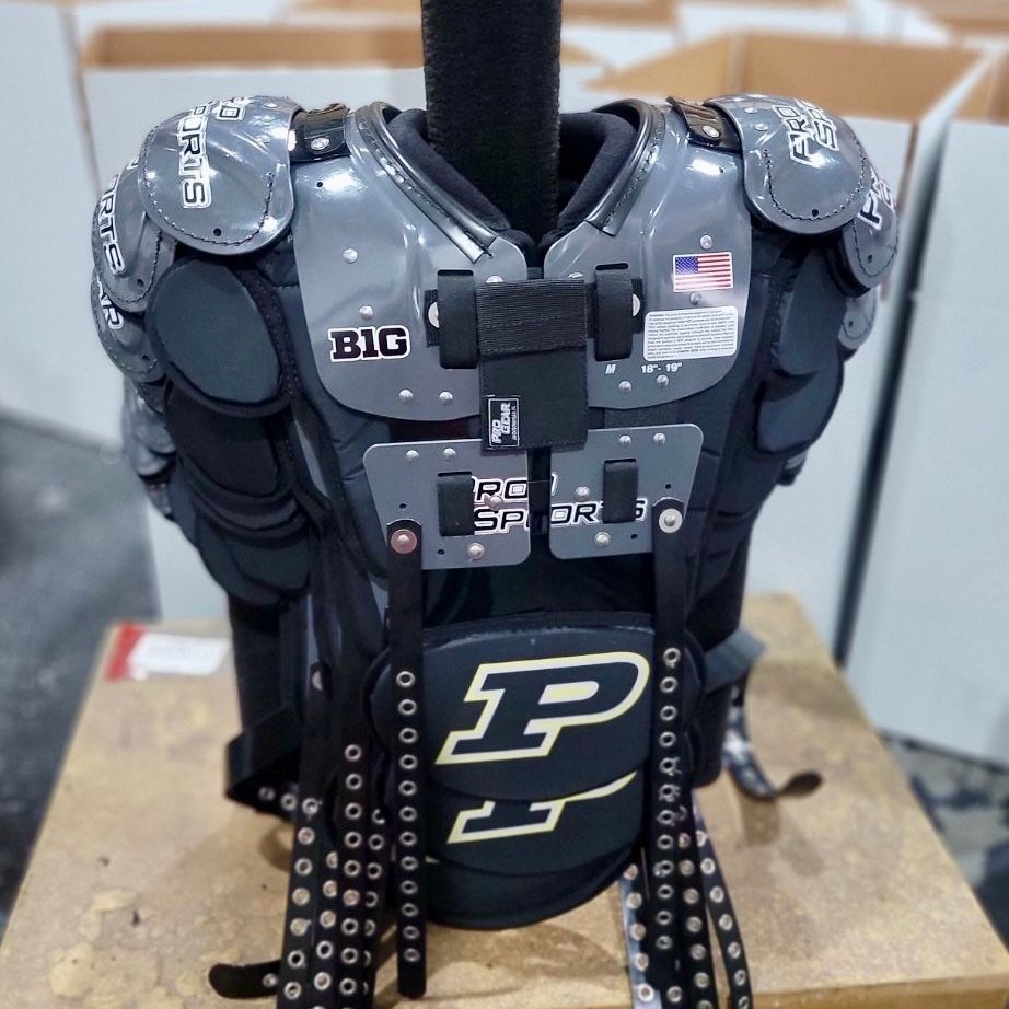 #BoilerUp 🚂⬆️ - There are #ProSportsCustoms heading for <a href="/BoilerFootball/">Purdue Football</a>!

Chris Pugliese at <a href="/schuttsports/">Schutt Sports</a> and Purdue's <a href="/Jake_Reidenbach/">Jake Reidenbach</a> did great on this set!

@PurdueSport
<a href="/Schutt_Pugliese/">Christopher Pugliese</a>

#KnowTheLogo #MadeInTheUSA #CollegeFootball #ShoulderPads #BackPlates #FootballEquipment