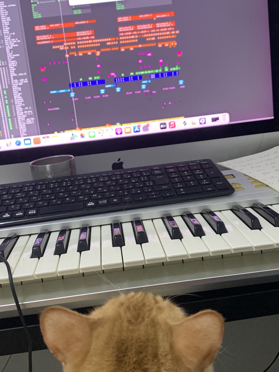 Layla_keyb's tweet image. 一緒に作業してる（つもり）