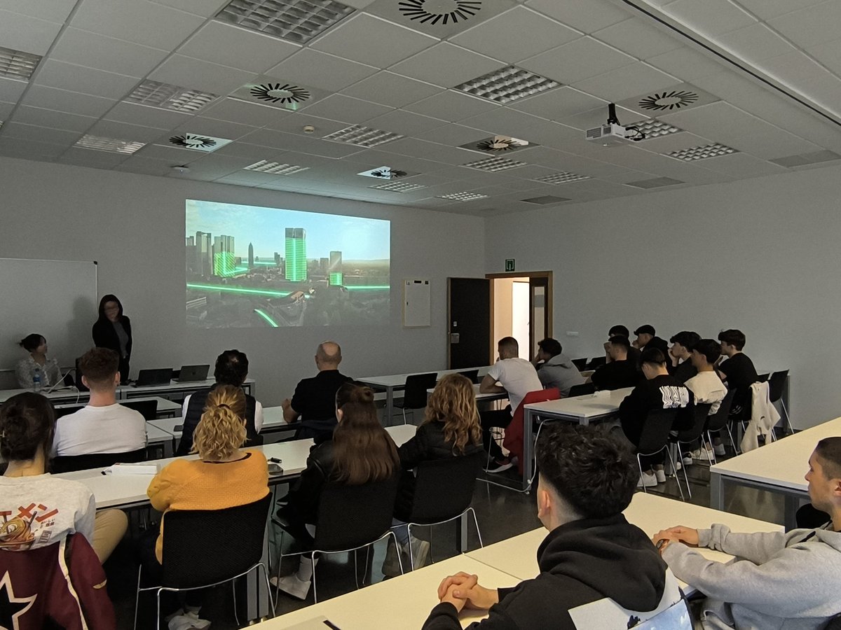 📢 ¡ Hoy Comenzamos! 
En #CENIDexperience 
recibimos a los estudiantes de formación profesional del IES Leonardo Da Vinci 
💡 Una jornada llena de innovación, #PLN y #TLH nos espera
 ¡Bienvenidos!
 #IA #PLN
<a href="/Cenid_Alicante/">CENID</a> #gplsi