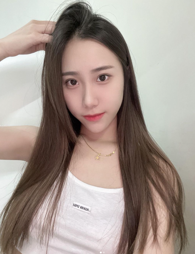 找炮友    马来西亚约炮 要求：長度10cm以上，一晚上三次以上 我不收費免費的     不要擔心費用問題 马来西亚约炮