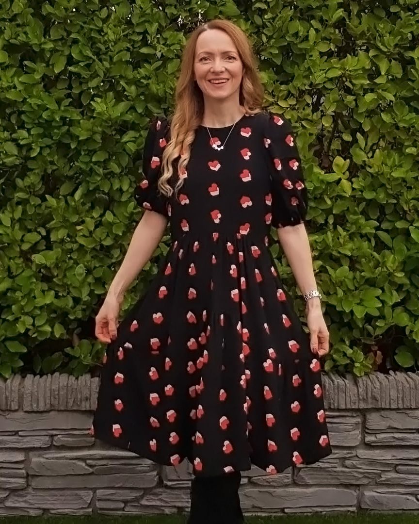 SimpMcCalls's tweet image. 💕ME2016💕 For a softer look Elaine chose to make her dress in a viscose crepe. 

We've seen versions in cotton and denim, satin and crepe, brocade and MORE. It's incredibly versatile!

l8r.it/JIAj

#Sewist #MakersGonnaMake #ME2016 #KnowMePatterns #PDFSewingPatterns
