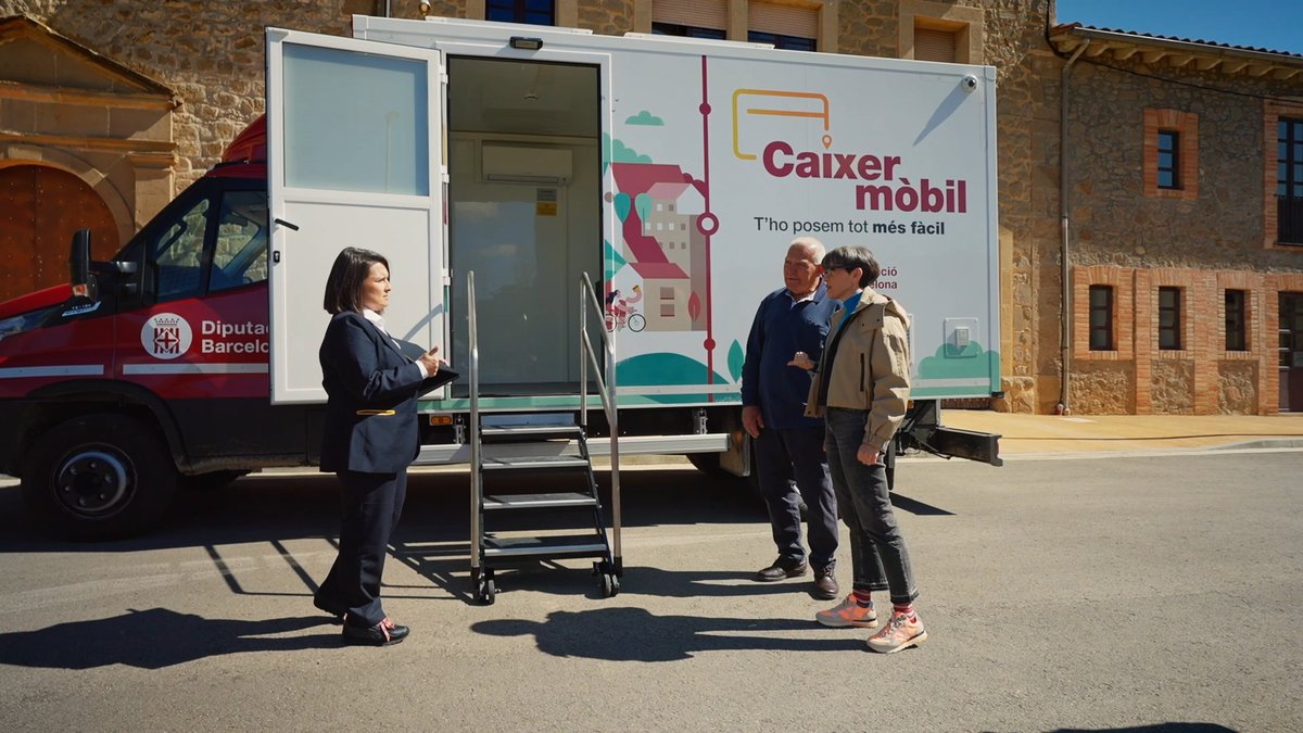 RTVECatalunya's tweet image. 🚘Aquest dissabte, a #EnRouter, Thais Villas visita el Berguedà per comprovar com la tecnologia ha canviat la manera de fer negocis i la nostra relació amb els diners.

📅 Dissabte a les 10:30h a @La1_tve i a RTVE Play Catalunya.
🔗rtve.es/v/16324575