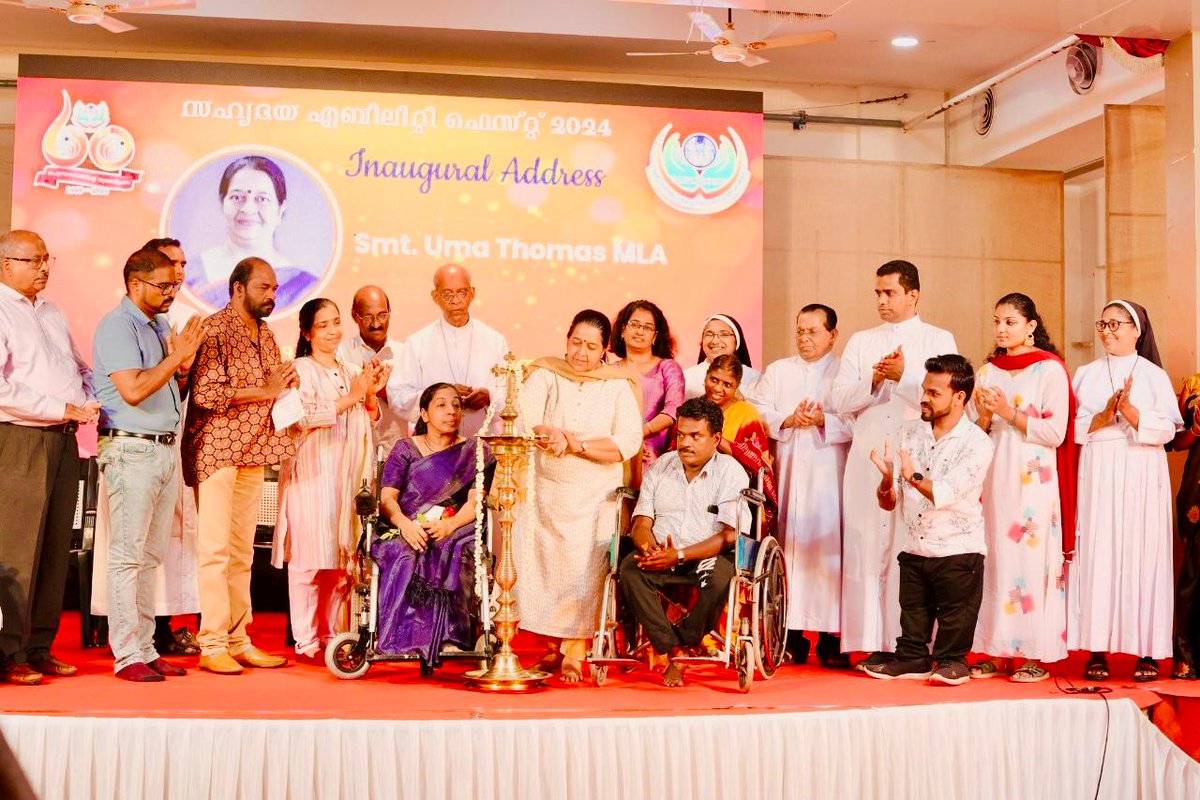 Touched to be felicitated for the Kerala Government Social Justice award at #Sahrudaya’s IDPD Event! Spoke on architecting an Inclusive Innovation Ecosystem 🤝🔬♻ creating an ♿Inclusive Tech Revolution ✊
#adaptivetech <a href="/TCS/">Tata Consultancy Services</a> <a href="/IEEEKerala/">IEEE Kerala Section</a>