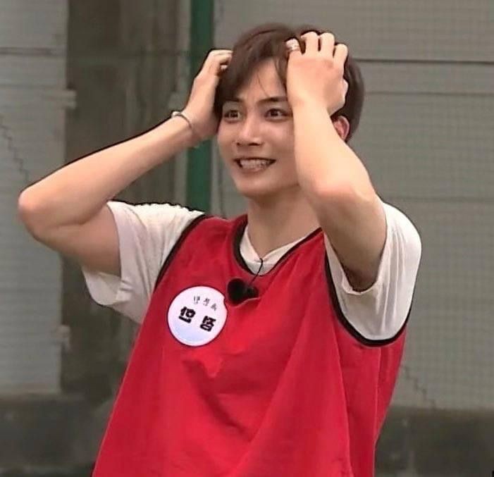 joshuacousticJK's tweet photo. Rujak Stroberi 
— w/ Jovan and Joya 

Kim Jisoo x Yoon Jeonghan 
#hansoo few tweets AU https://t.co/nfxceFMB9Q