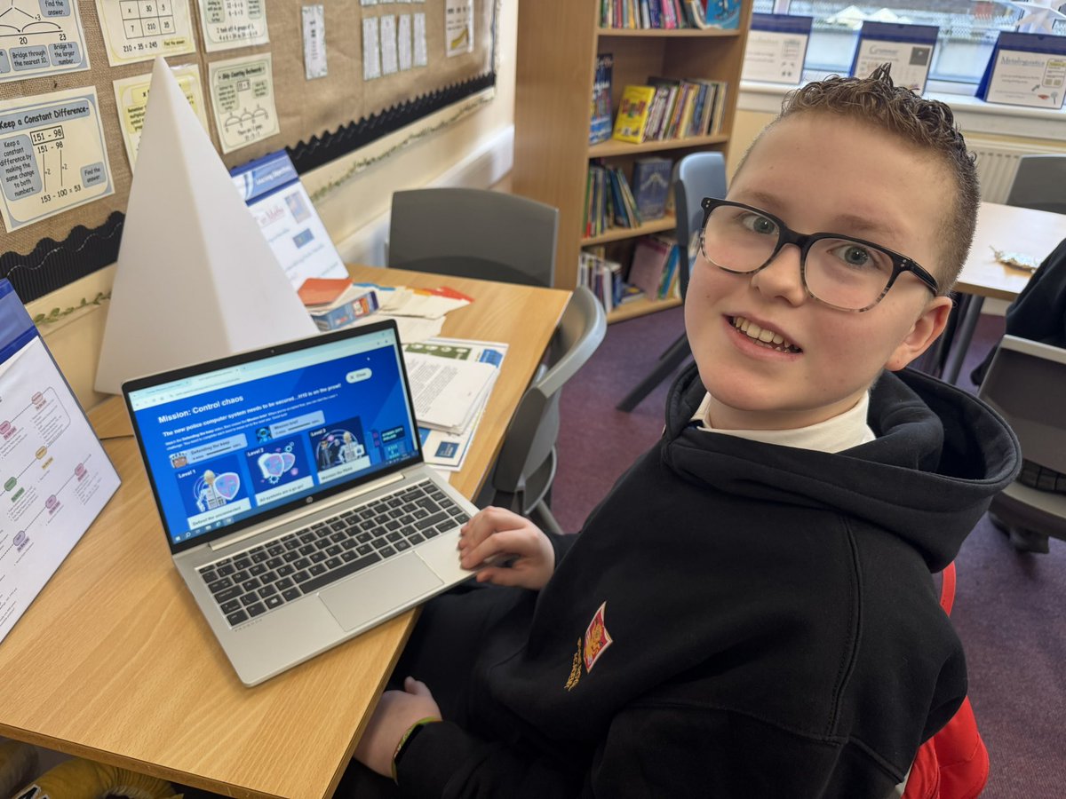 NAYouthServices's tweet image. What a morning!! 

We have our first SCQF 4 achiever at @IrvineRoyalAcad 

Well done to R, who is so happy! He has been working hard and is now onto his missions! Fantastic effort and we are so proud of you! Look at those smiles! 

#DigitalConnectivity
#CyberExplorers