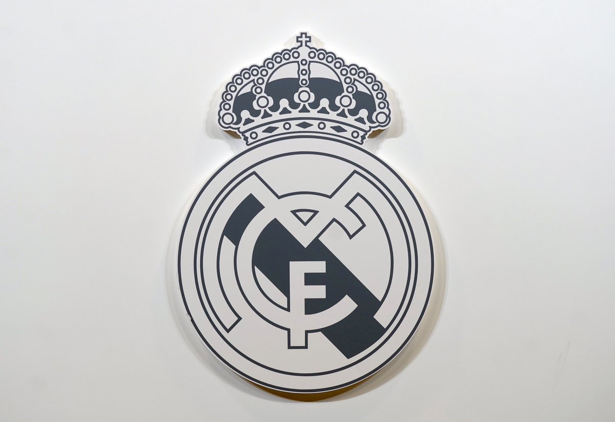 ActuFoot_'s tweet photo. 🚨 𝗟𝗘 𝗥𝗘𝗔𝗟 𝗠𝗔𝗗𝗥𝗜𝗗 𝗘𝗦𝗧 𝗦𝗨𝗥 𝗟𝗘 𝗣𝗢𝗜𝗡𝗧 𝗗𝗘 𝗦𝗜𝗚𝗡𝗘𝗥 𝗔𝗩𝗘𝗖 𝗟𝗢𝗨𝗜𝗦 𝗩𝗨𝗜𝗧𝗧𝗢𝗡 !

La marque de luxe remplacera Zegna et deviendra partenaire officiel du club.

🗞️ @Rodra10_97 https://t.co/0SvFq08IRb