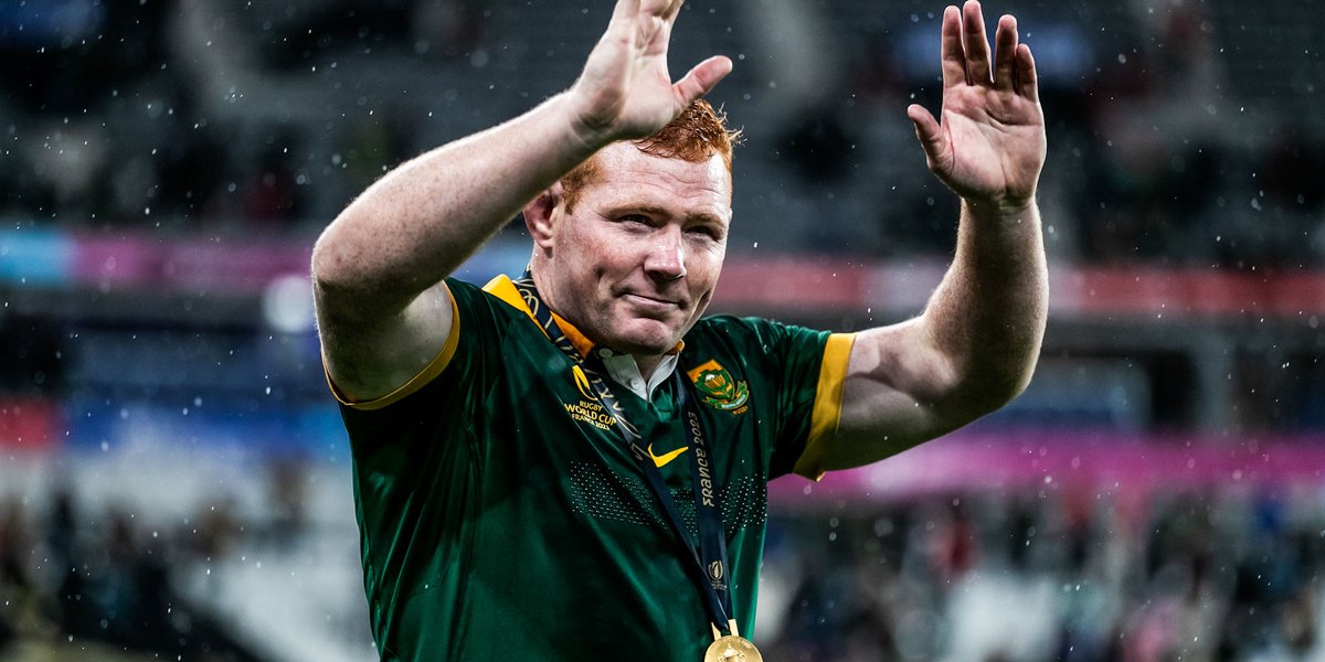 Springboks's tweet photo. Rassie Erasmus on @StevenKitshoff: “He is a true team man ... and he will always remain a warrior and fine ambassador of what the #Springboks stand for” - more here: https://t.co/mOs9A23d56 🇿🇦
#ForeverGreenForeverGold https://t.co/Y3hUuBNQe0