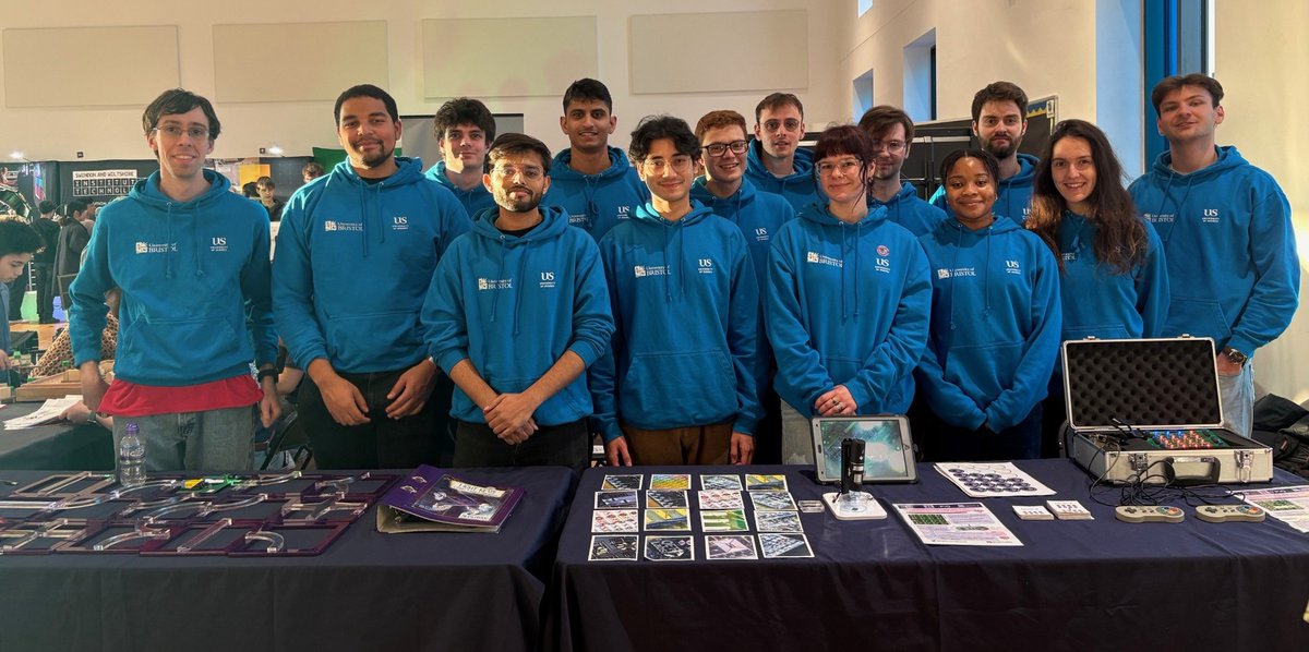 <a href="/QISTCDT/">QISTCDT</a> Cohort 1 were busy introducing  Quantum Computers and Integrated Quantum Photonics to young aspiring scientists at #FestivalOfTomorrow In Swindon on February 21-22!
<a href="/BristolQE/">Quantum-Engineering</a> <a href="/QETLabsBristol/">QET Labs Bristol</a>