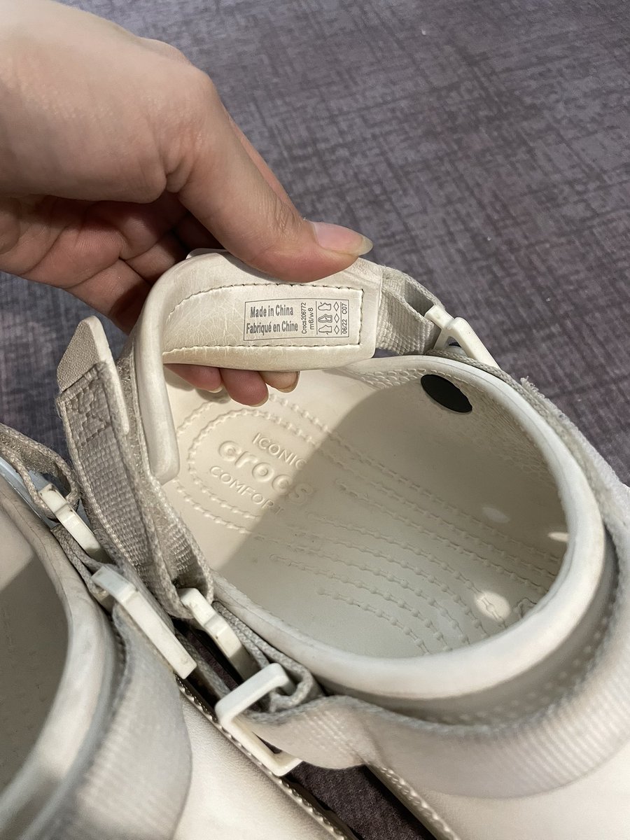shyguybeingSV's tweet photo. ส่งต่อรองเท้า Crocs classic hiker ไซส์ M6W8 แท้ซื้อจากช้อป 590 บาท

♥️ใส่แล้วสูง ใส่กับขาสั้นโครตจะขี้เล่น 
#ส่งต่อรองเท้า��ือสอง #ส่งต่อรองเท้า #ส่งต่อเสื้อผ้ามือสอง #เสื้อผ้ามือสอง #รองเท้ามือสอง #รองเท้าผ้าใบมือสองของแท้ #รองเท้าผ้าใบมือสอง #คิดตี้ #รองเท้าcrocs #crocshiker https://t.co/hy0olGaZTL