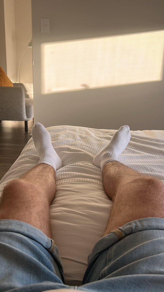 youralphatommy's tweet photo. 1 sniff of My stinking feet and you will be addicted https://t.co/BUqzeFRuuX