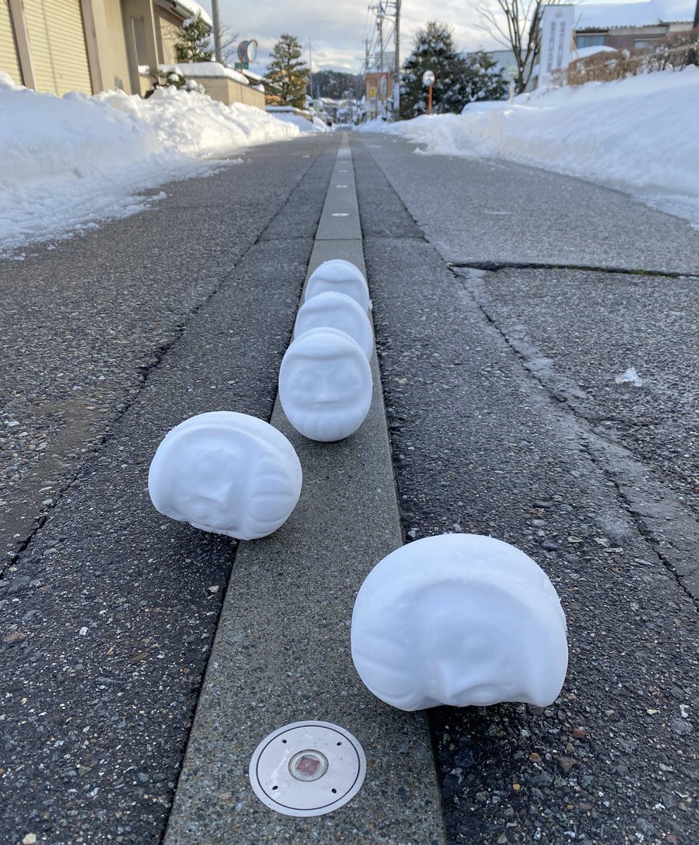 nakatateguten's tweet photo. @Kanazawa_21 Joiner「本日の雪だるまコレクション」
#雪 #雪だるま #能美市 #Joiner #ジョイナー #snowman #눈사람 #雪人 https://t.co/g0sXDrcbwn