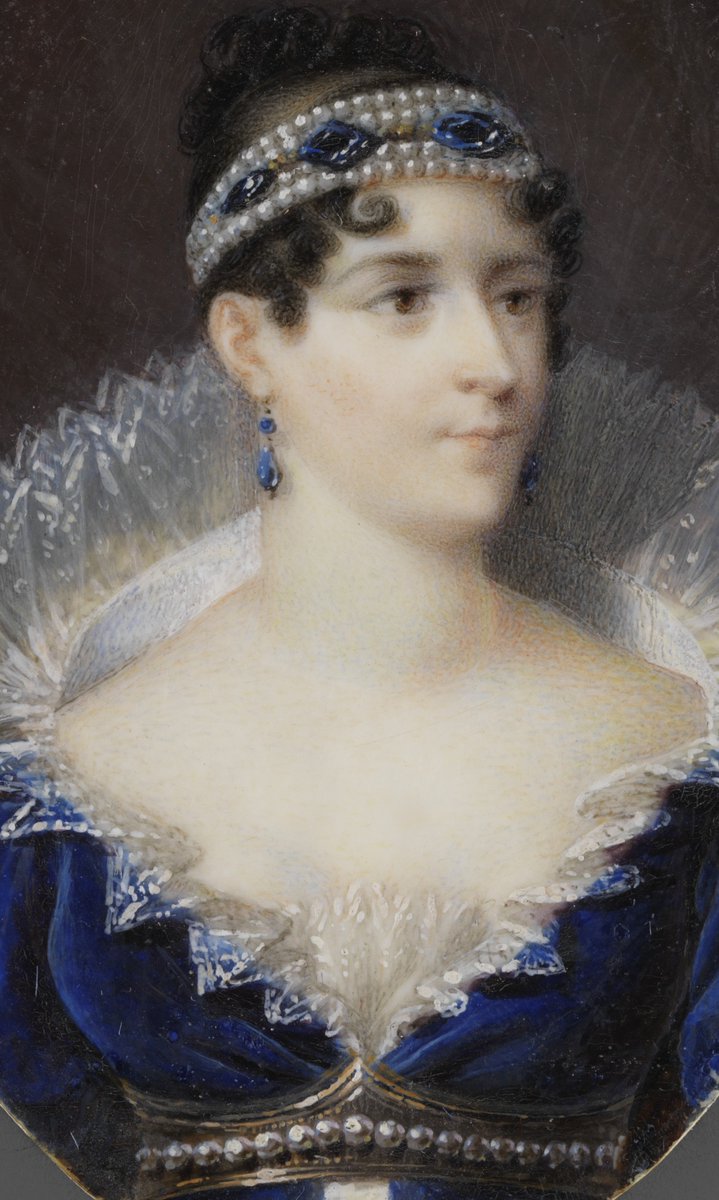 Which famous queen appears in this atmospheric miniature? 🍂 #GuessTheStory 

Share your thoughts in the comments below! 👇 
- 
#WallaceCollection #DecorativeArts #Miniatures #TheWallaceCollection