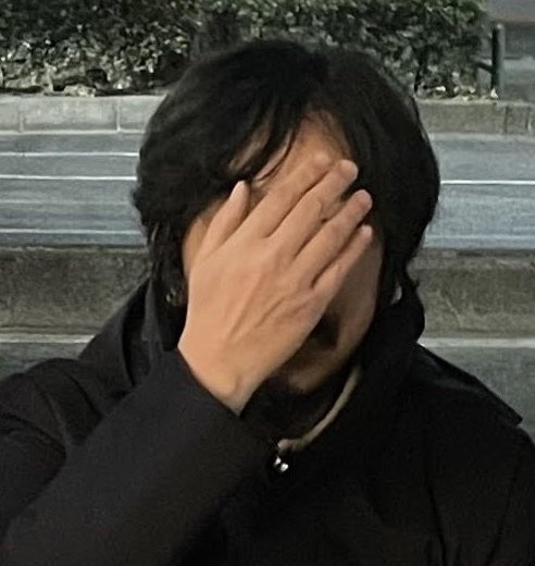 澁谷浩次！お馴染みyumboの澁谷さん！今回の企画の元を辿れば澁谷さん発信という事で出演をお願いしました！大野さんと澁谷さんが対バンするイベントとかもう日本で開催されないと思うので全員来るしかないと思いますよ！この爆音メンツの中で飄々と弾き語る澁谷さんの勇姿を見て下さい！