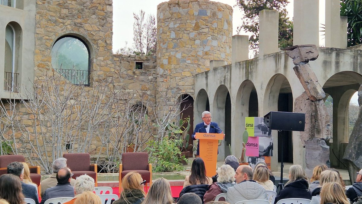 Cultura Diputació Barcelona (@culturadiba) on Twitter photo 🤸 Presentem la vuitena edició del Festival <a href="/DansaMetropol_/">Dansa Metropolitana</a> amb un centenar de propostes del 13 al 30 de març en teatres, carrers i espais singulars de 12 ciutats: Badalona, Barcelona, Cornellà, El Prat, Esplugues, Granollers, L’Hospitalet, Sabadell, Sant Cugat, Santa Coloma, 🤸 Presentem la vuitena edició del Festival <a href="/DansaMetropol_/">Dansa Metropolitana</a> amb un centenar de propostes del 13 al 30 de març en teatres, carrers i espais singulars de 12 ciutats: Badalona, Barcelona, Cornellà, El Prat, Esplugues, Granollers, L’Hospitalet, Sabadell, Sant Cugat, Santa Coloma,