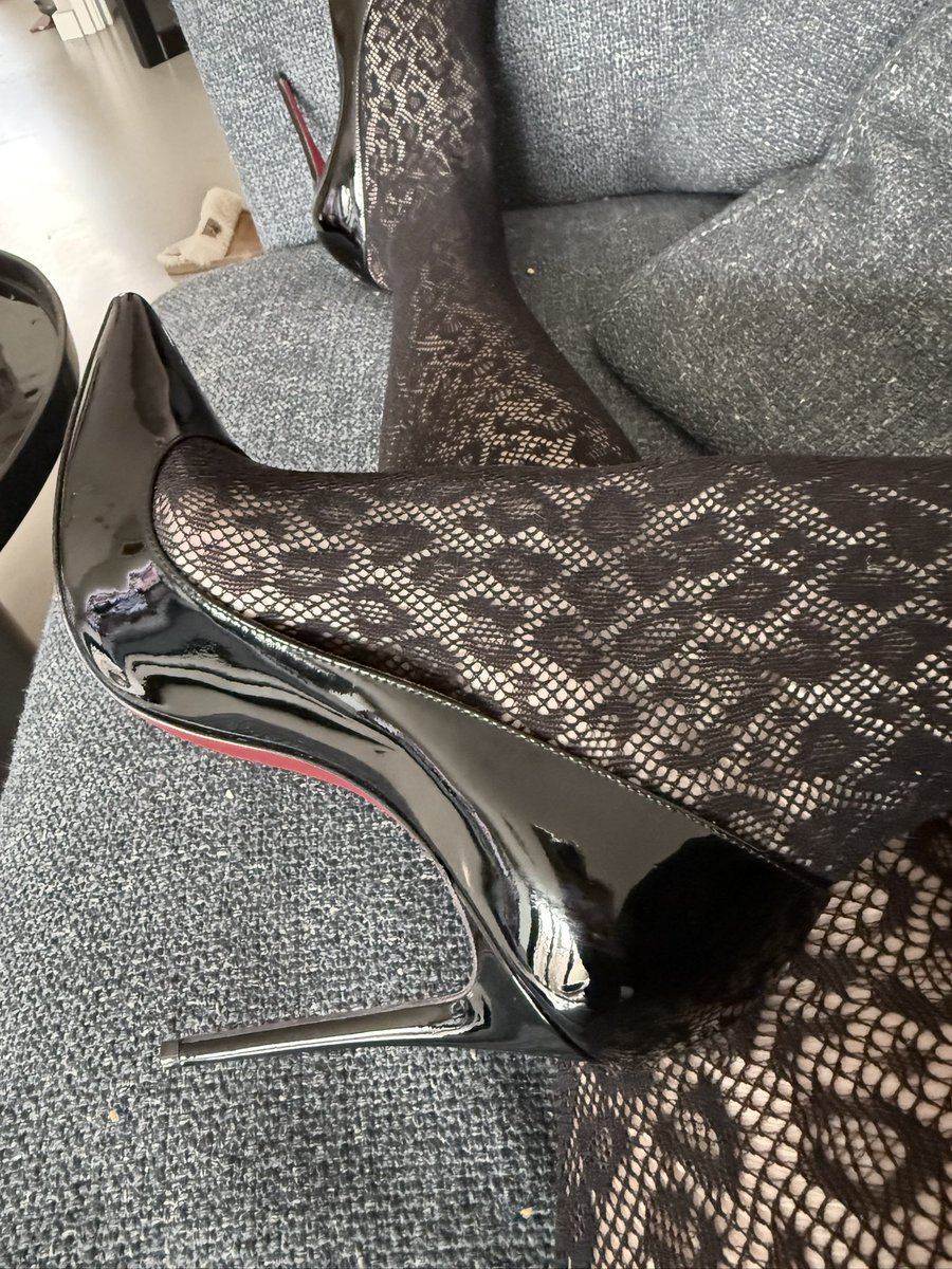 I love the feeling of stretchy lace. More on Onlyfans onlyfans.com/irresistible_i…