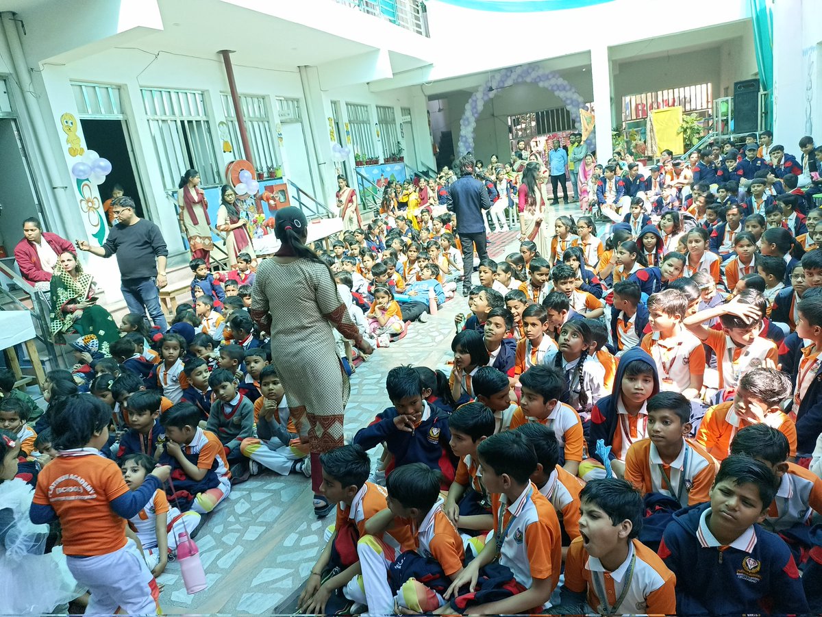 mayorkamini's tweet photo. आज प्लैटिनम एकेडमी के स्थापना दिवस समारोह में  सहभागिता रही।

कार्यक्रम में विद्यार्थियों द्वारा विभिन्न सांस्कृतिक प्रस्तुतियां दी गई। विद्यार्थियों का मनोबल बढ़ाने के लिए उन्हें पुरस्कार देकर सम्मानित किया। https://t.co/WsBj5qCeCN