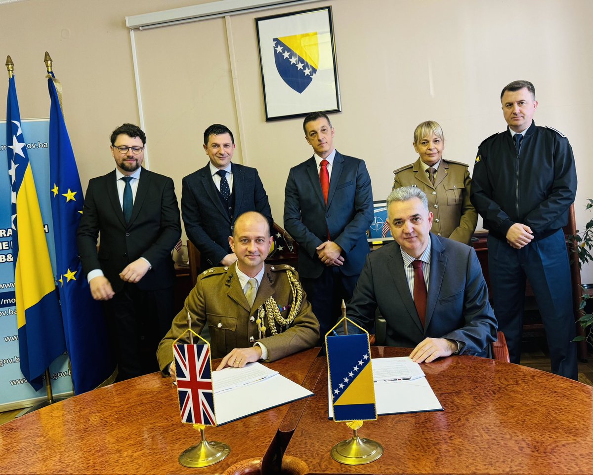 UKDefenceinBiH's tweet photo. 🇬🇧 and 🇧🇦 signed the 2025 Bilateral Defence Cooperation Plan strengthening military training, capability, and security through enhanced relationships and interoperability.

This reaffirms UK support for a stable and secure BiH and deters those seeking to destabilise the Region. https://t.co/5zQT6Tp8Qi