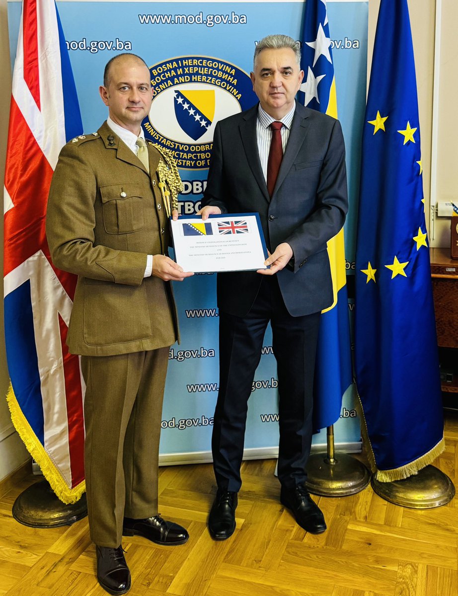 UKDefenceinBiH's tweet photo. 🇬🇧 and 🇧🇦 signed the 2025 Bilateral Defence Cooperation Plan strengthening military training, capability, and security through enhanced relationships and interoperability.

This reaffirms UK support for a stable and secure BiH and deters those seeking to destabilise the Region. https://t.co/5zQT6Tp8Qi
