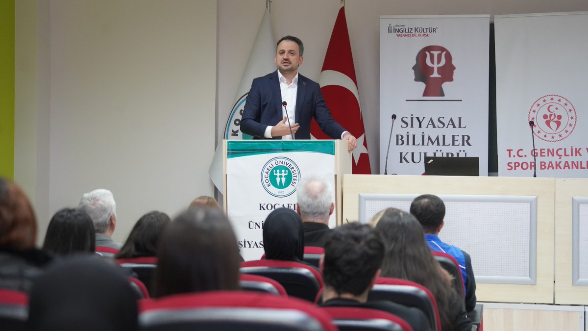kou92official's tweet photo. Kocaeli Üniversitesi Siyasal Bilgiler Fakültesi Konferans salonunda @gencliksporbak Bakan Yardımcısı Dr. Enes Eminoğlu’nun katılımı ile Bürokrasi Zirvesi adlı etkinlik düzenlendi.

🌐 https://t.co/b71XXrk2S9 https://t.co/AdAJVvWAAQ