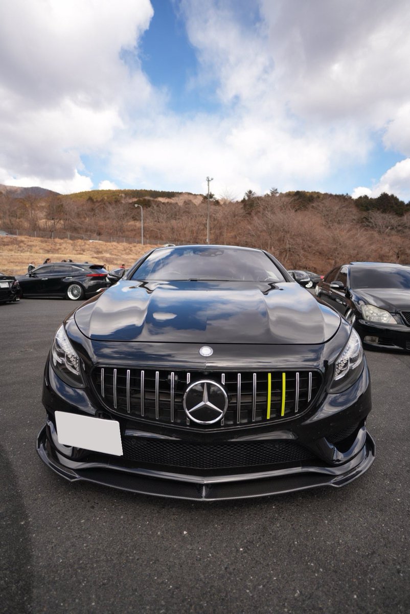 vPrNDnIP7X8y3aI's tweet photo. カーボンフロントスポイラー取り付けた！雰囲気全然変わってお気に入り👍️

#amg
#c217
#Sクラスクーペ
#Vossen https://t.co/U7S5befu7A