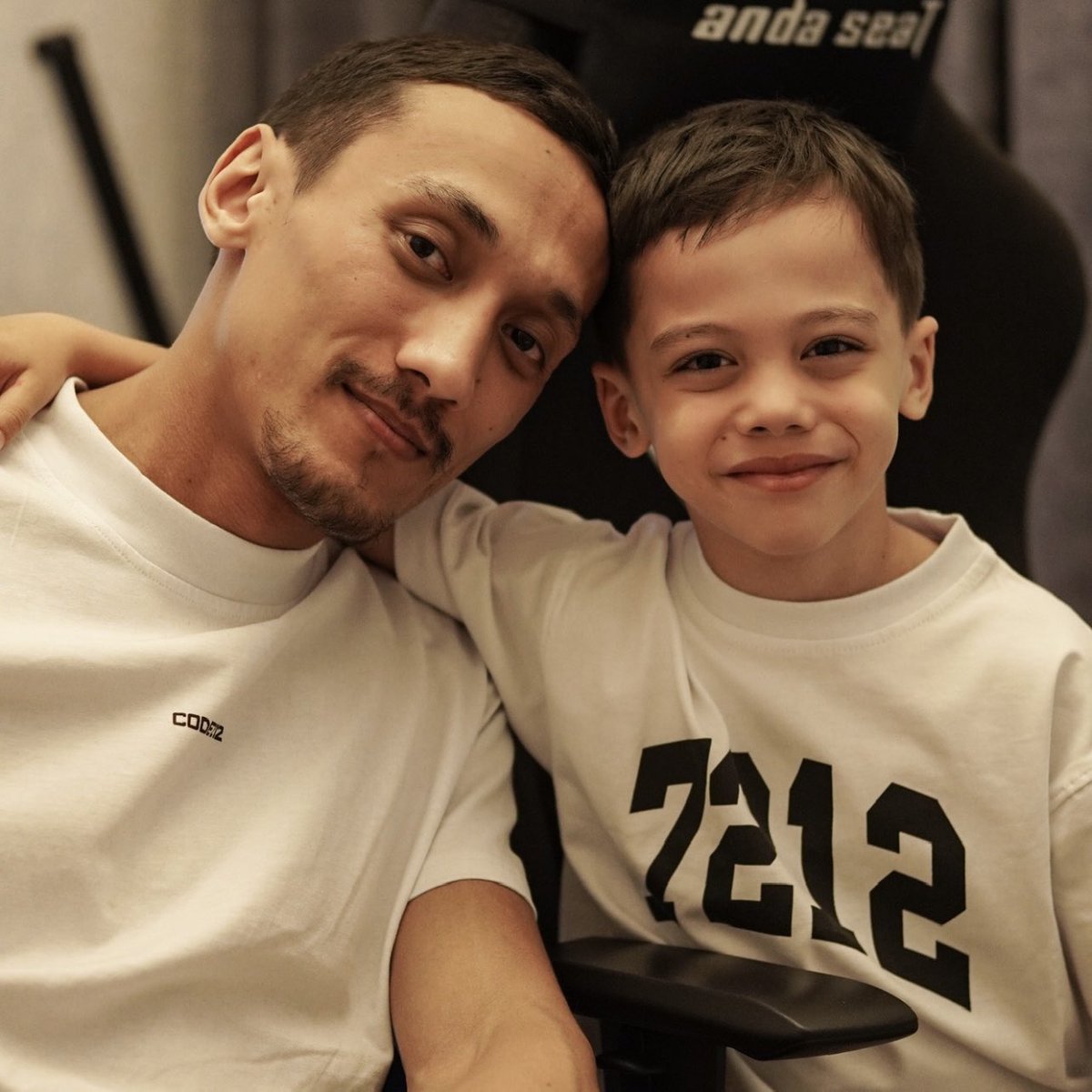 ShaLun_cs2's tweet photo. 👨👦 Who Are We?
Hey there! We’re Shalun_cs2, a father-and-son duo on a journey to the top of esports. 🎮✨
I’m Alim "ShaL" Sovetov, and my son Adil is only 7 years old, but he’s already showing a level of CS2 gameplay that caught everyone’s attention.
#shalun #cs2locks https://t.co/zDhehhoTZl