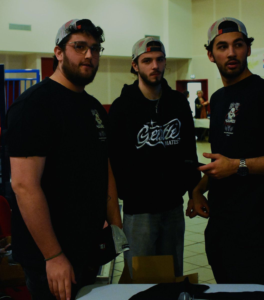 𝓓𝓮𝓯𝓲𝓷𝓮  𝓪𝓾𝓻𝓪. 

Ce week-end, notre président Tahen, notre vice-président Ssnow et notre responsable event TwiXzi étaient à L’Arbresle pour représenter et promouvoir l’association lors d’une journée sur le gaming !