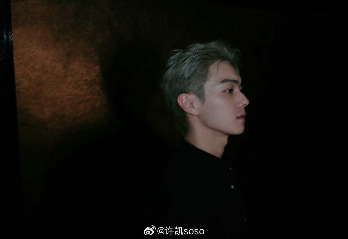 dramapotatoe's tweet photo. #XuKai shares new snaps https://t.co/bdhPB95g1l