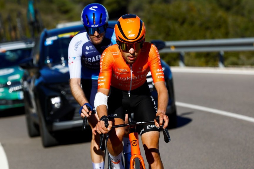 insalus1888's tweet photo. El bloque naranja Euskaltel-Euskadi, se dirige a Galicia y Portugal para disputar el denominado "The historical route", 5 etapas por encima de los 2.000m de desnivel, entre miércoles y domingo.
Aupa mutilak! 💪
#insalus @FundaCiclisEusk https://t.co/SKQ77Agw22