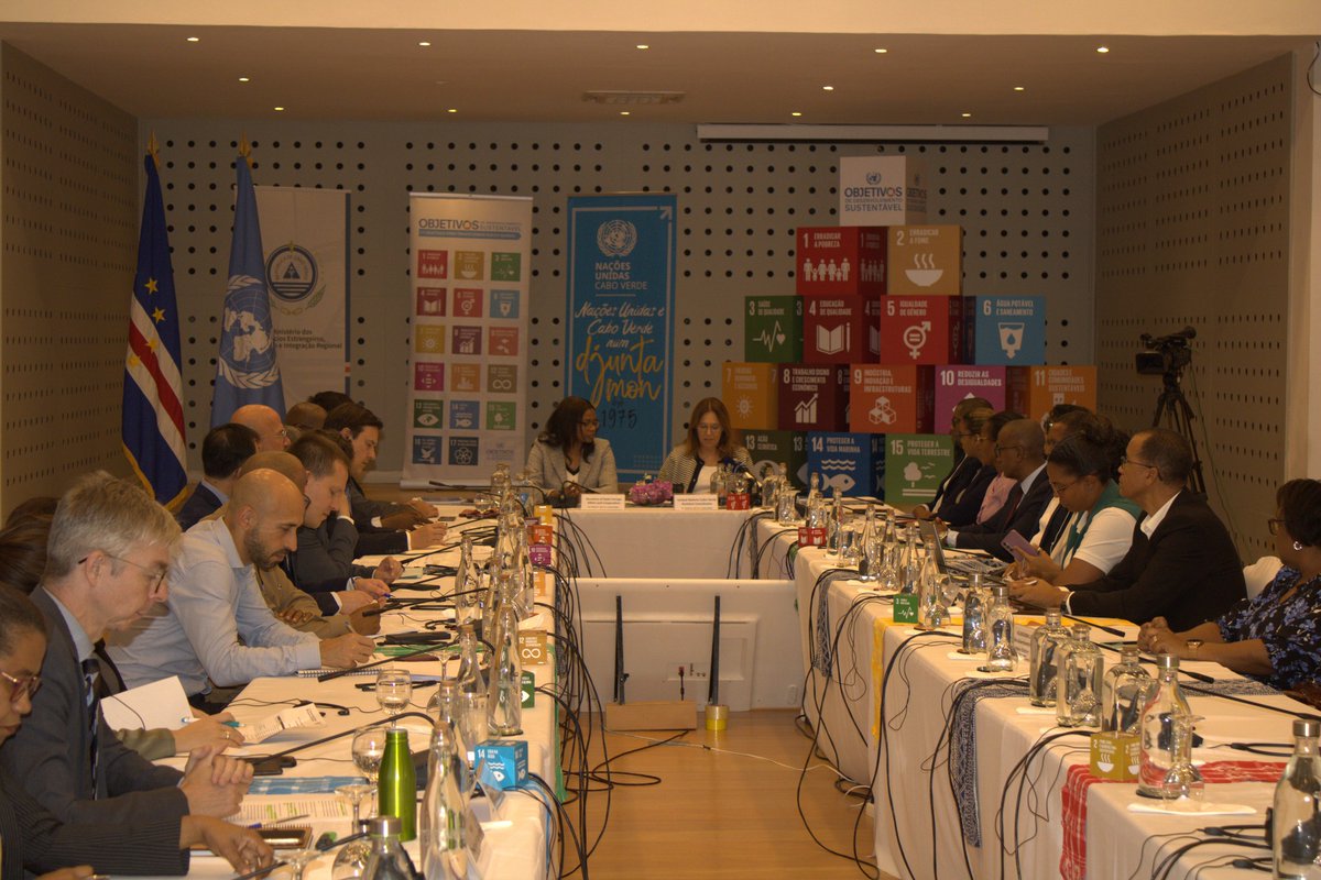 GilsonPina2's tweet photo. A primeira Reunião do Comitê de Pilotagem ONE UN em Cabo Verde de 2025, realizada nesta segunda-feira, 24 de fevereiro, marcou um passo significativo na avaliação e fortalecimento da parceria entre o Governo de Cabo Verde e o Sistema das Nações Unidas. 
https://t.co/U8b9mDnvGY https://t.co/RXYCbTfxyl