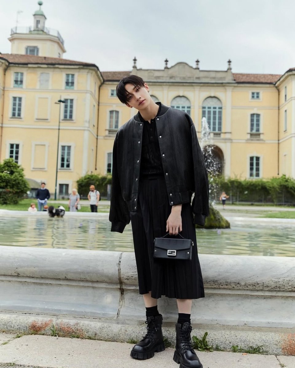 ✈️ | Have a safe flight, Fendi King 💞 

BUON VIAGGIO BANG CHAN 
#BangChanxMFW25 
#FendiFW25 <a href="/fendi/">Fendi</a>