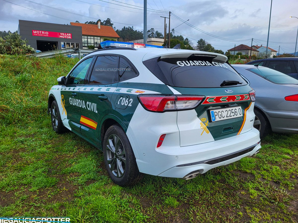 GaliciaSpotter's tweet photo. Ford Kuga ST-LINE perteneciente a la Guardia Civil.
#fordkuga #kuga #ford #stline #guardiacivil #emergencias #bluelights #policia #lucesazules #guardiacivilespañola #guardiacivil062 #062guardiacivil #guardiacivilcomprometidos #dblux #dbluxsignal #dbluxtamesis #guardiacivilesp https://t.co/bk0YaC4vcB