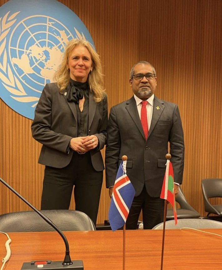Minister <a href="/abkhaleel/">Abdulla Khaleel</a> met with the Minister of Foreign Affairs of Iceland <a href="/thorgkatrin/">Þorgerður Katrín Gunnarsdóttir</a> on the margins of #HRC58 today.

They discussed strengthening cooperation on shared priorities at both the bilateral and multilateral level.

#MDVatHRC53