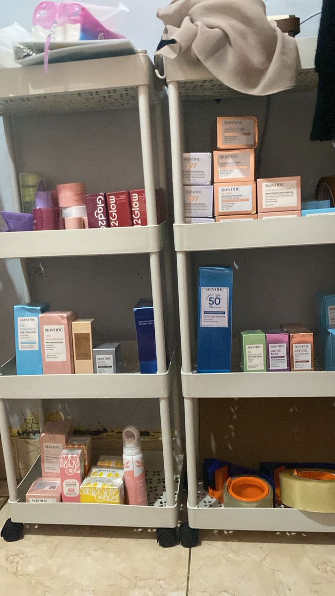 foreavl's tweet photo. wts 

OPEN PO g2g &amp; skintific skincarenyaa 💓
price start from 40k an ajaaa 🫶🏻

boleh dm atau wa di bio yaa #zonauang #zonajajan #skincare https://t.co/CR40TPgB4N